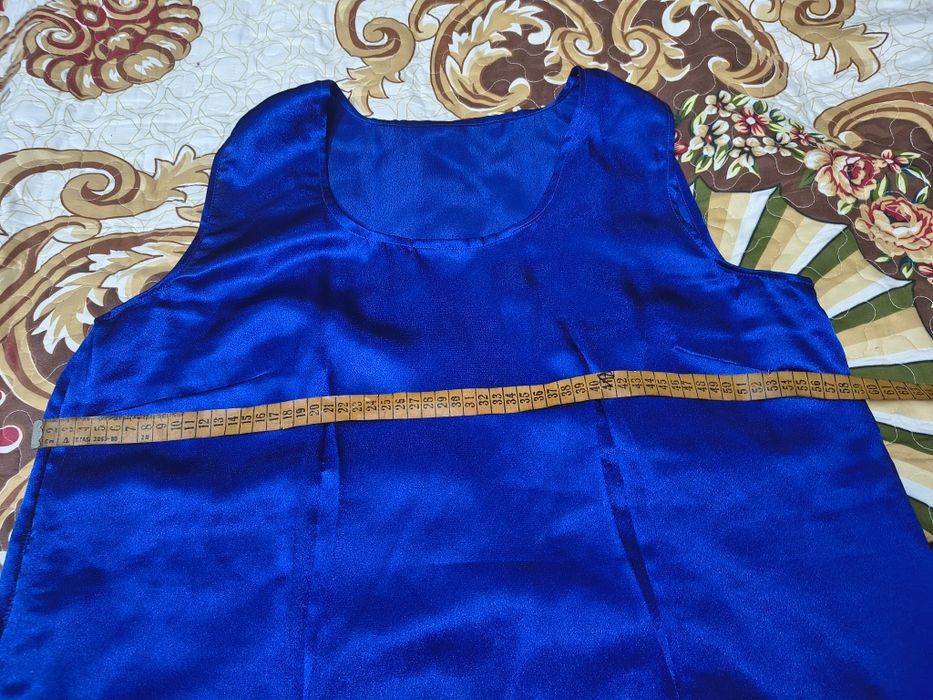 Vand rochie eleganta dantela albastra cu mărgele negre, mărime 56