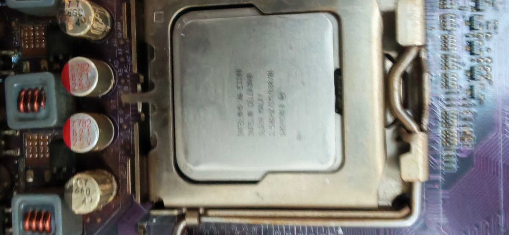 Mega-Lot Electronice Piese PC Retro + Tastatură Gaming + Alimentator + 6 perechi Căști