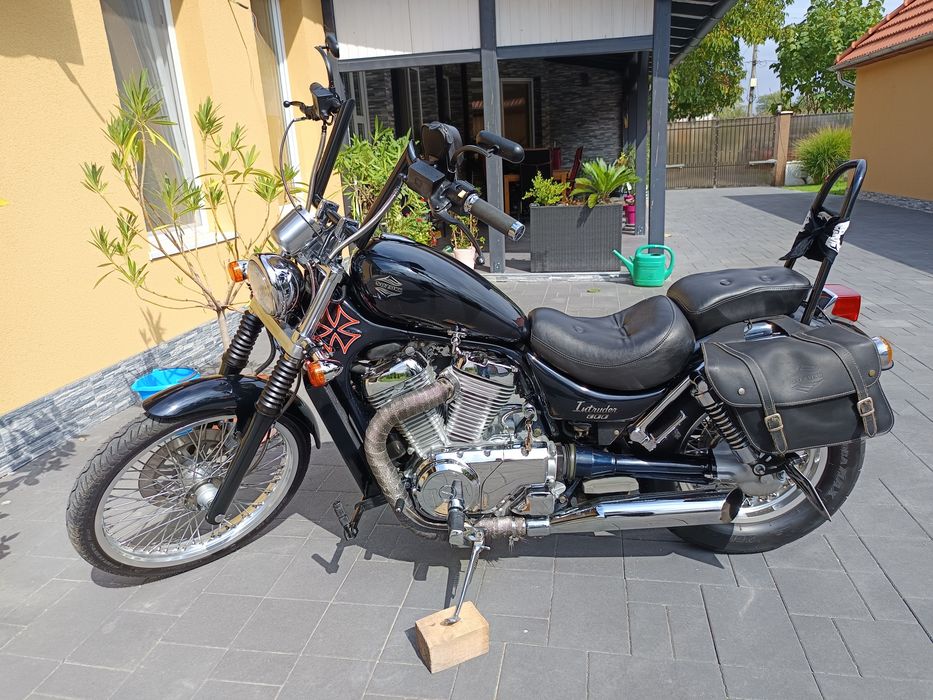 Suzuki intruder 800 VS