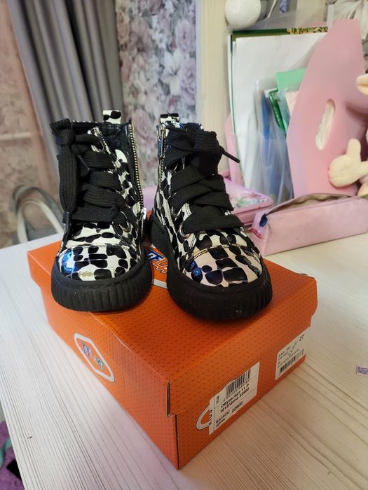 Продаются сапожки детские