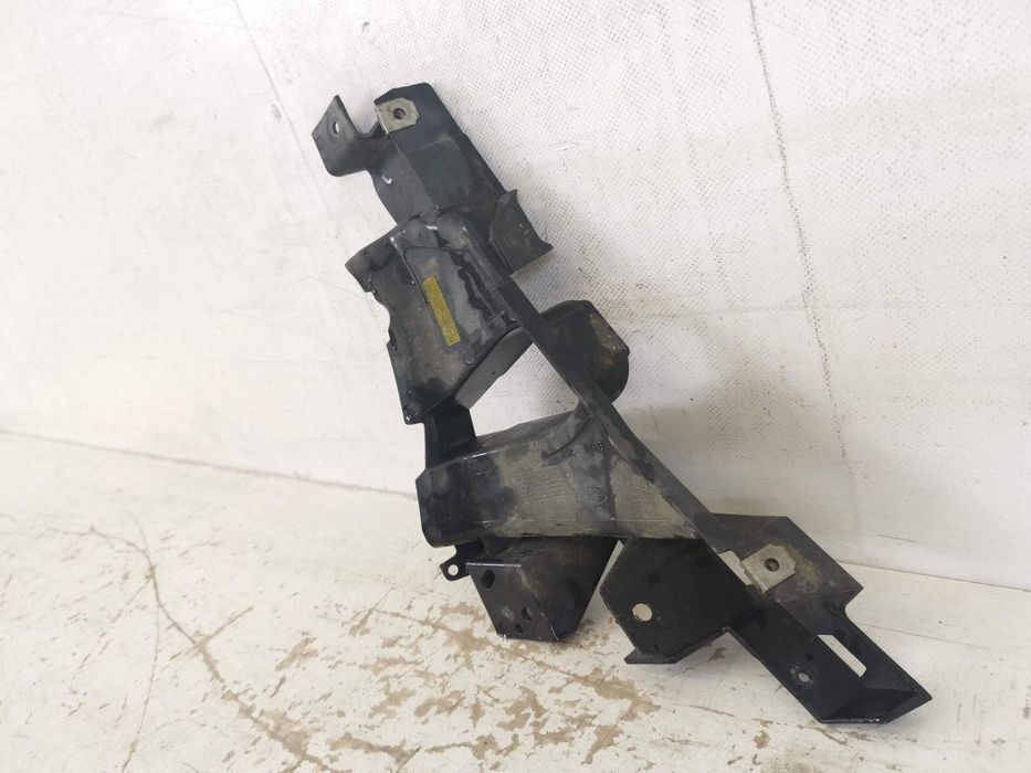 Ляв носач на предна броня / Lqv nosach na predna bronya Land Rover Ran