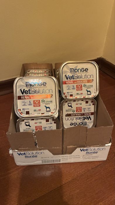 Vând hrană Monge Vetsolution Renal & Oxalate  Dog (uscată + umedă)