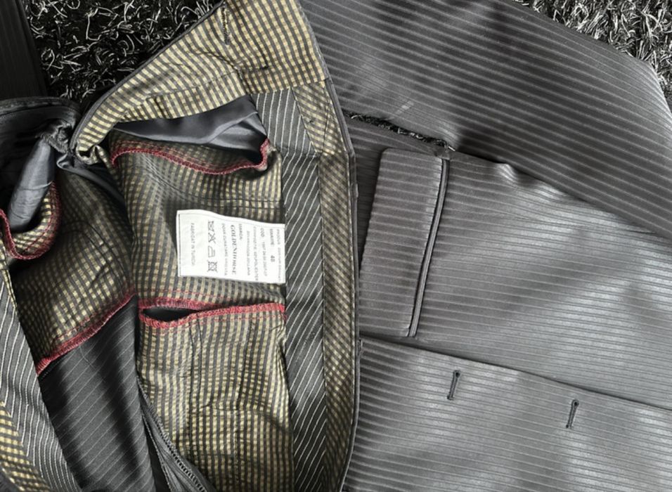 Costum elegant barbat