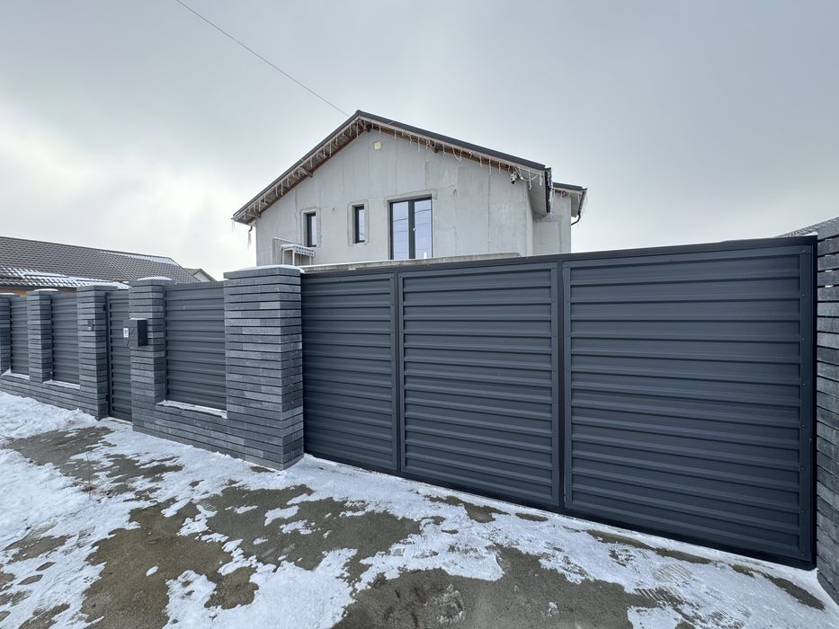 Gard din tabla cutata model CRT18 vopsit mat pe ambele parti 0,50mm