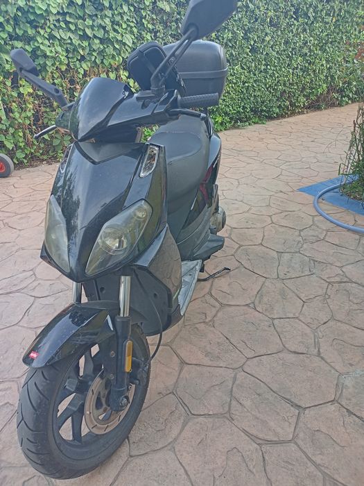 De vânzare scuter Aprilia 125  sport city an 2010