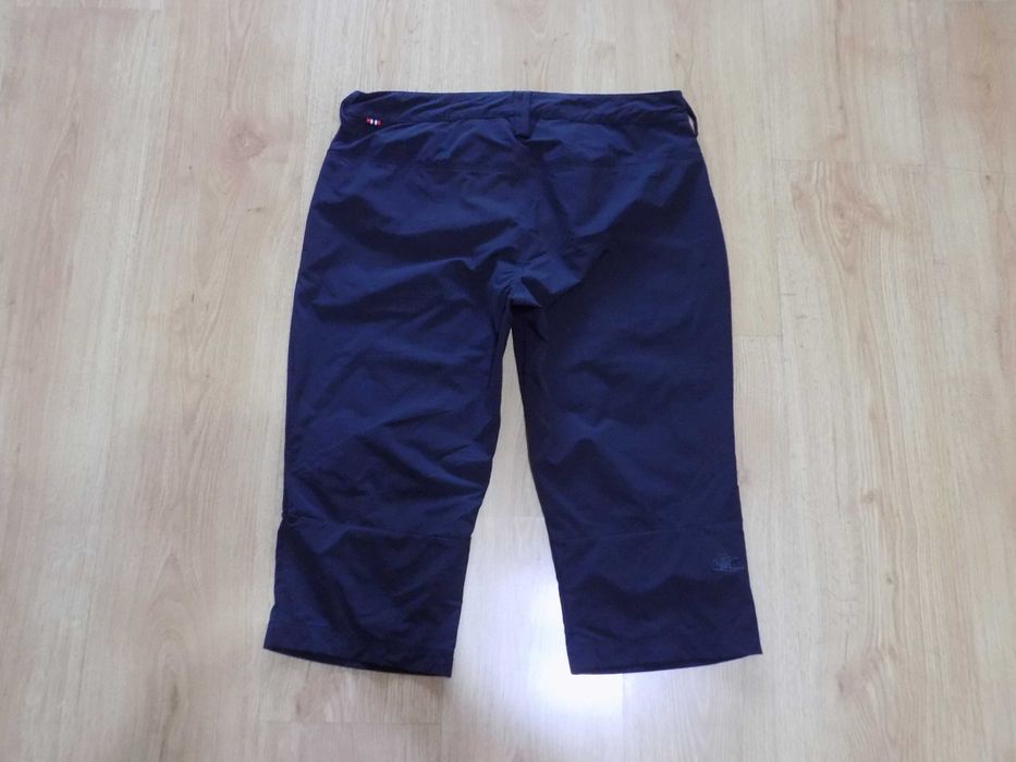 къси панталони bergans of norway шорти екип дамски туризъм оригинал M