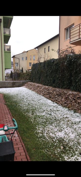 Persoana fizica vand apartament 3 camere  cu gradina !