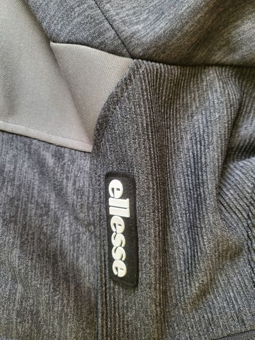 Перфектен суичър на Еllesse