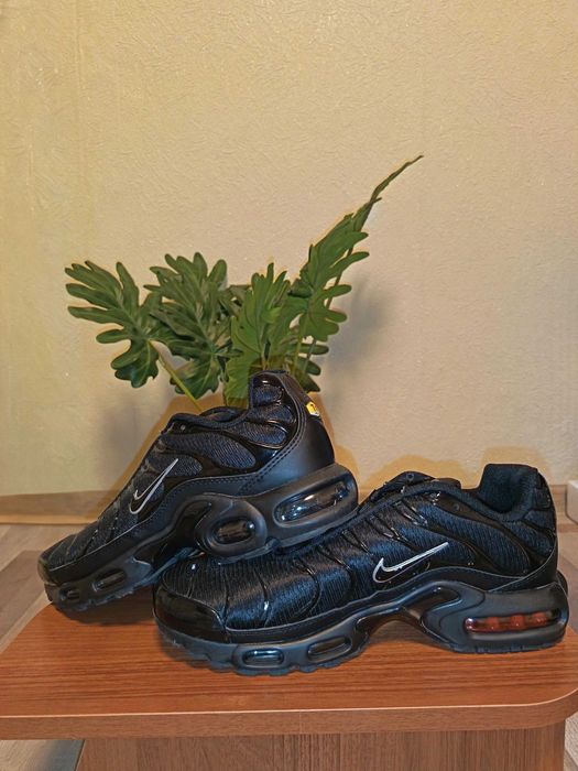 Чисто нови Nike Air Max Plus (TN) – Черен цвят / Номер 43