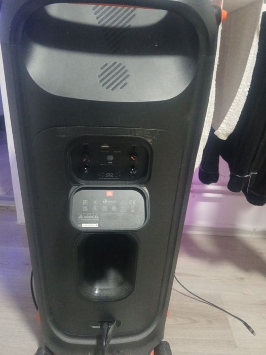 Vând jbl 710 partybox