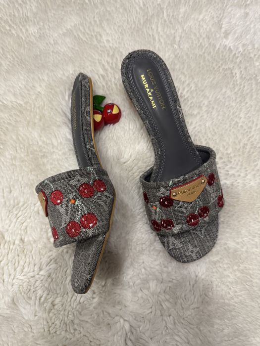 Louis Vuitton чехли