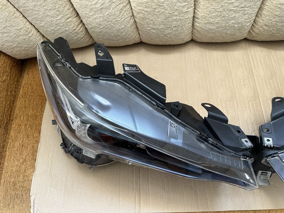 Faruri, Far stanga / Far dreapta Mazda CX5 2017-2021