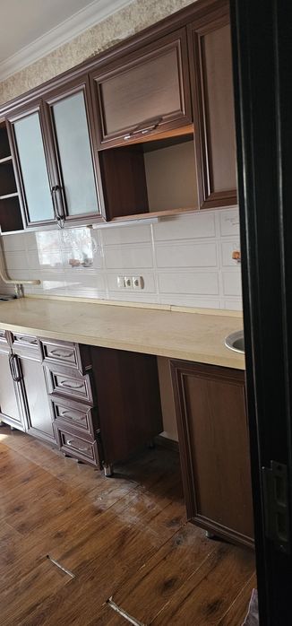 Продаю Кухонную мебель