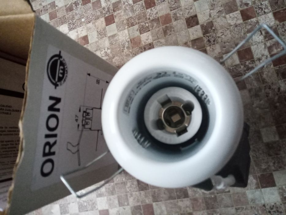 Продам споты новые