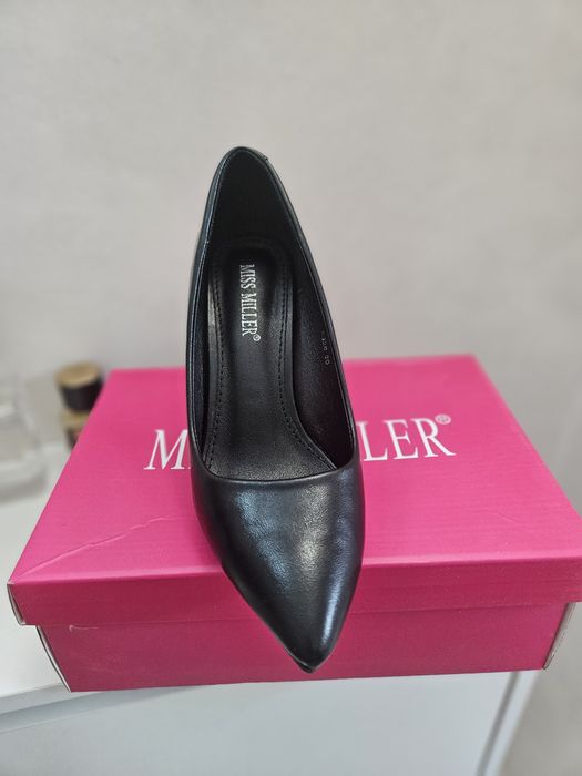 Продам новые туфли 37 размер