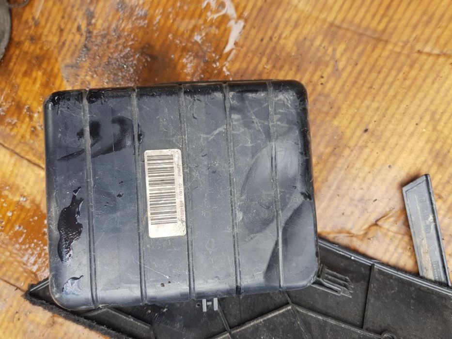 Резонатор въздух Бмв ф10 520д 184кс  n47 bmw f10 f11