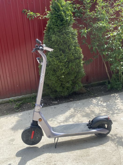 Vând trotineta electrică