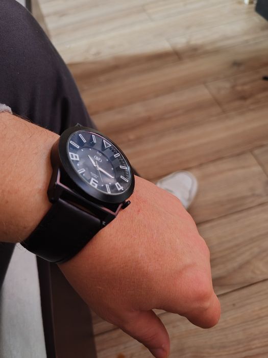 Ceas bărbați, model deosebit, ca Nou