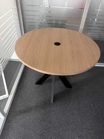 Кръгла маса с метална основа – Ø90×75 см