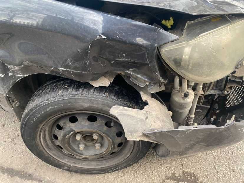 Мазда 2 2006г На Части