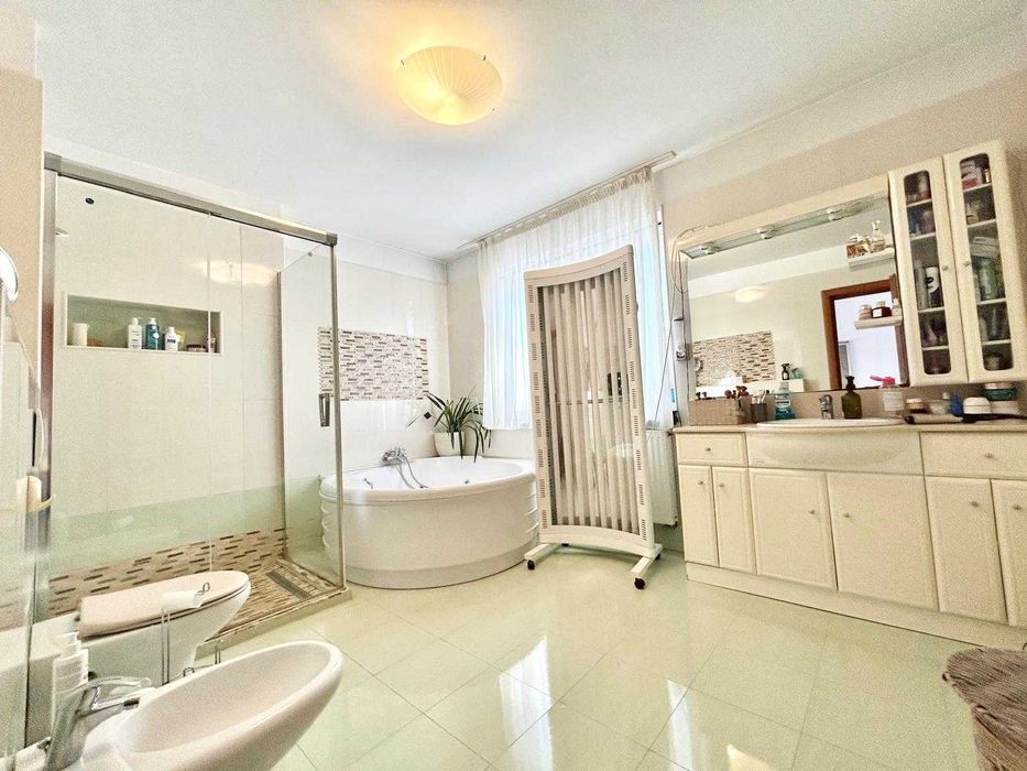 Vila Premium  P+1+M in Odaile/Otopeni - 365 mp suprafata utila, 900 mp teren,  8 camere, 4 bai