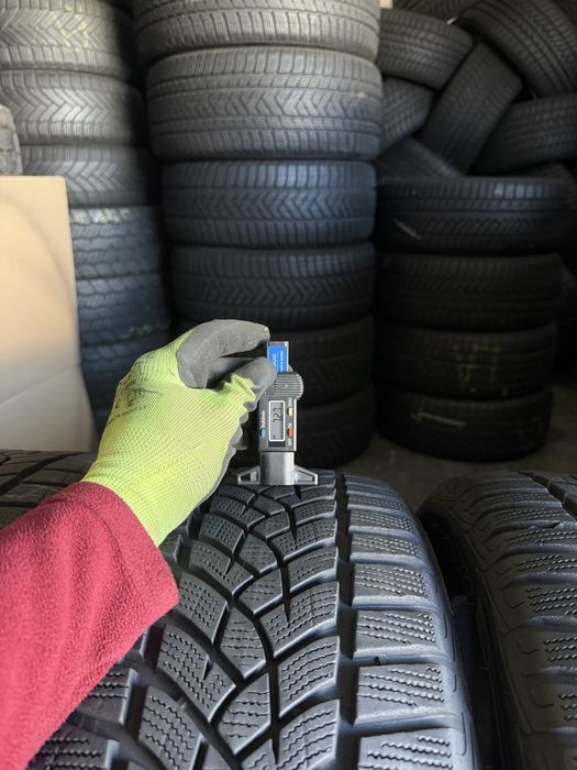 4 anvelope iarna 215/55/17 Goodyear 7-7.3 mm!