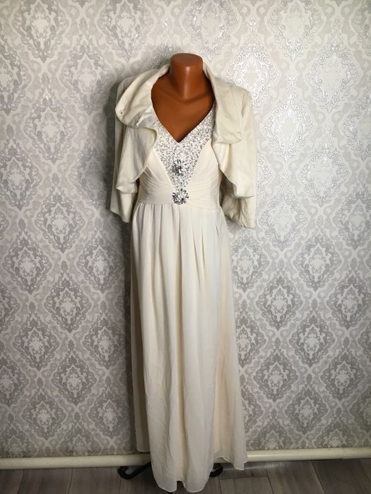 Платья с камушками и бисером