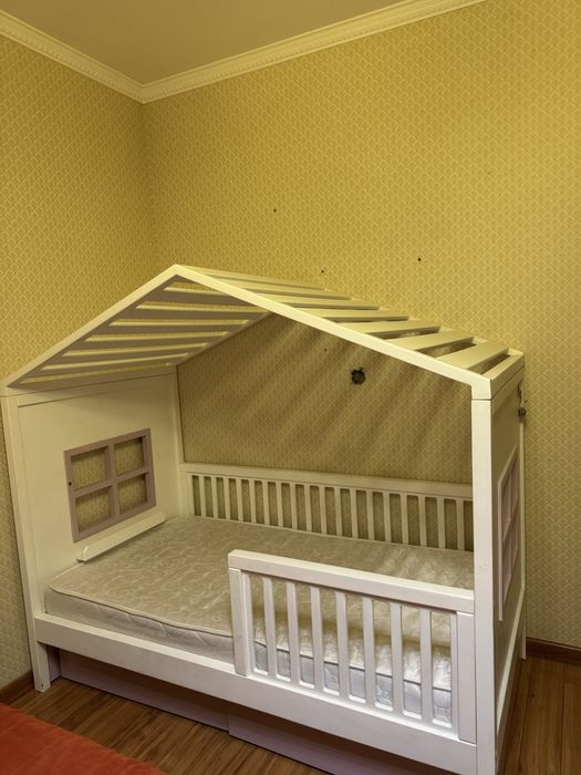 Продам детскую кровать диван для девочек