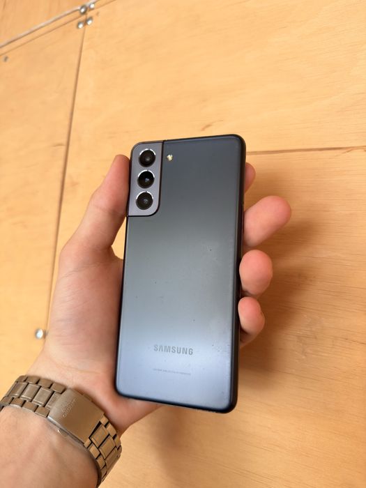 Samsung S21 5G (8/256 GB) ideal holatda srochna sotiladi