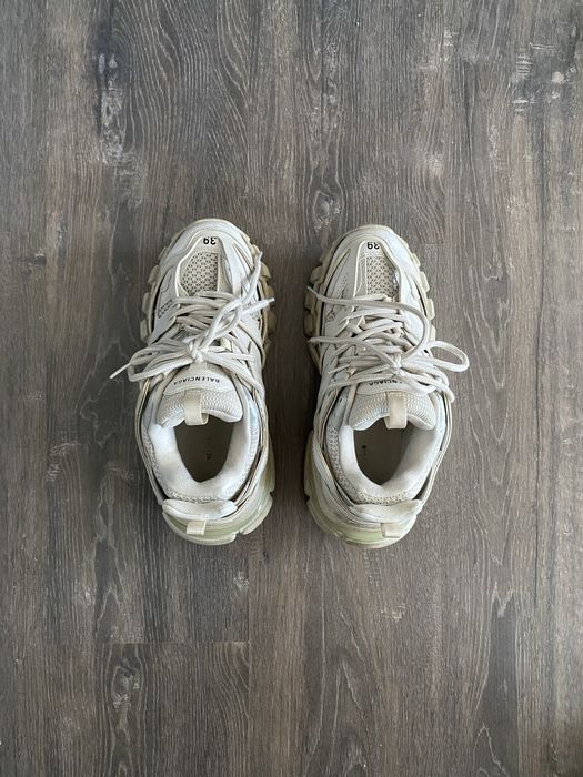 траки белые , 39 размер