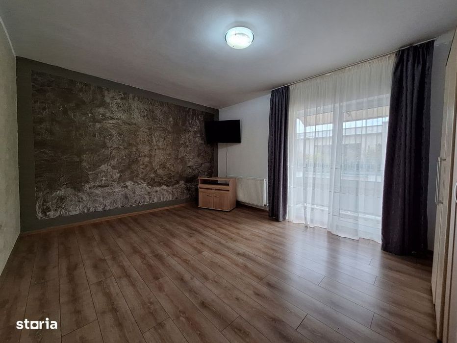 Apartament cu 2 camere, decomandat, parcare, zona Eroilor — fotografia 1