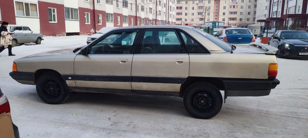 Продам Ауди 100.