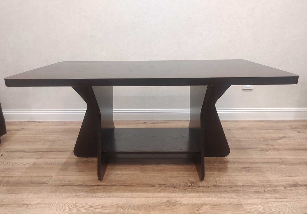 Журнальный столик