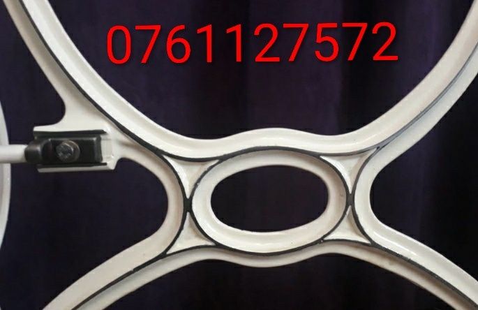 Picioare vechi din fontă, Singer