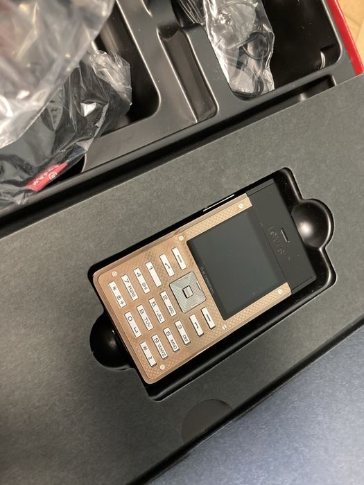 LEVIS Mobile Phone-НОВ