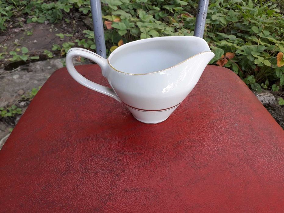 Продавам разни порцеланови изделия