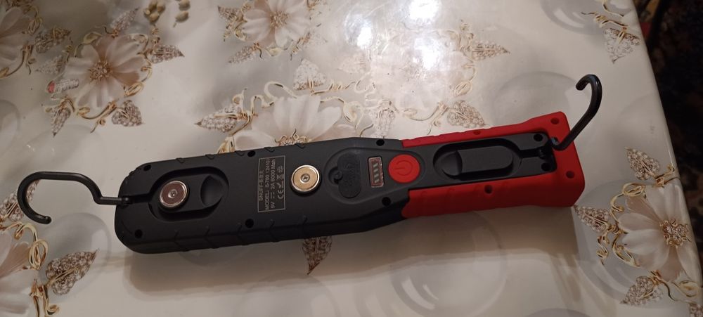 Фонарик  универсальный аккумуляторный