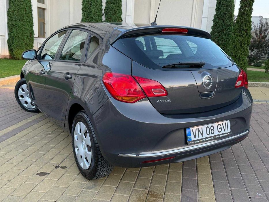Opel Astra J Hatchback 1.6 Benzina 120 Cp Euro6 Cutie Manuala 146000KM