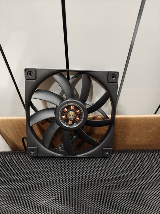 Вентилятор Deepcool ft12 Slim