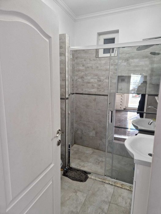 Casa + anexa, singur in curte, zona Piata Mica. Disponibil imediat