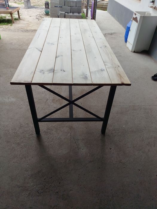 Стол со стульями