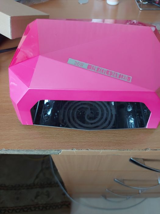 Лампа для сушки ногтей