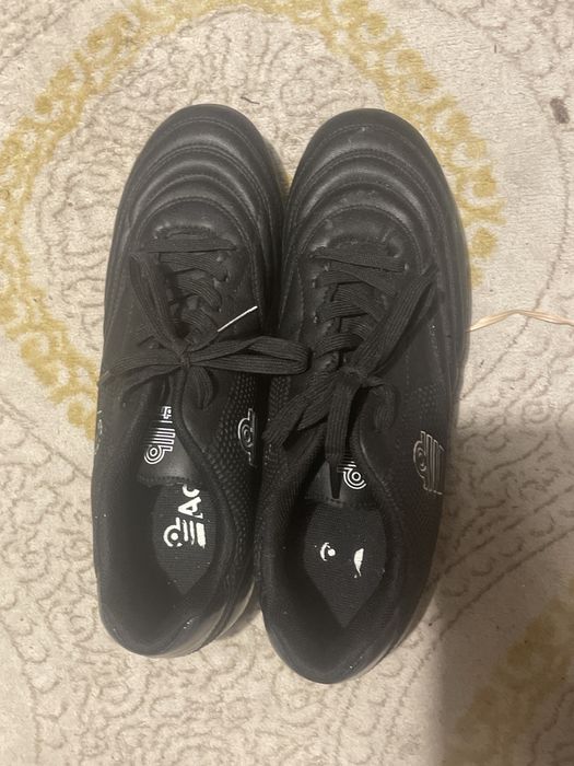 Футболни бутонки admiral