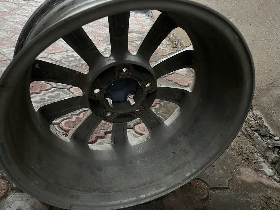 Продам родные диски от LX570