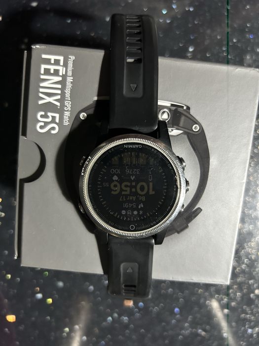 Часы Garmin fenix 5s