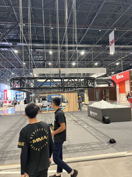 Аренда кресло диван лед екран конфети пушка красни доржка аюмин ферма