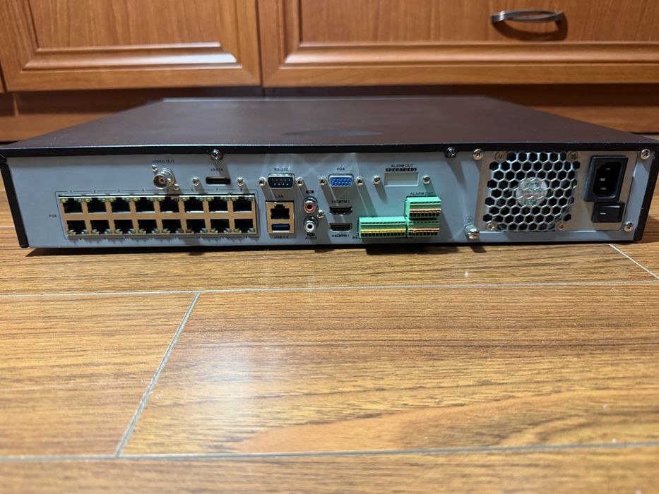 Сетевой видеорегистратор Hikvision