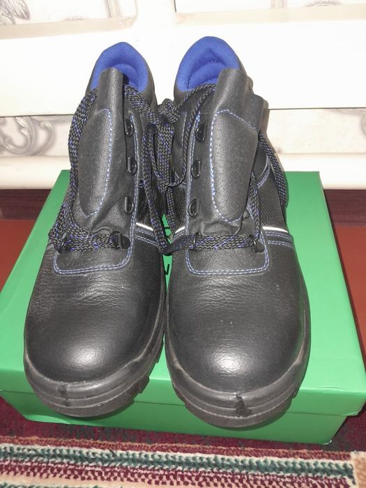 Новый спецовка обувь