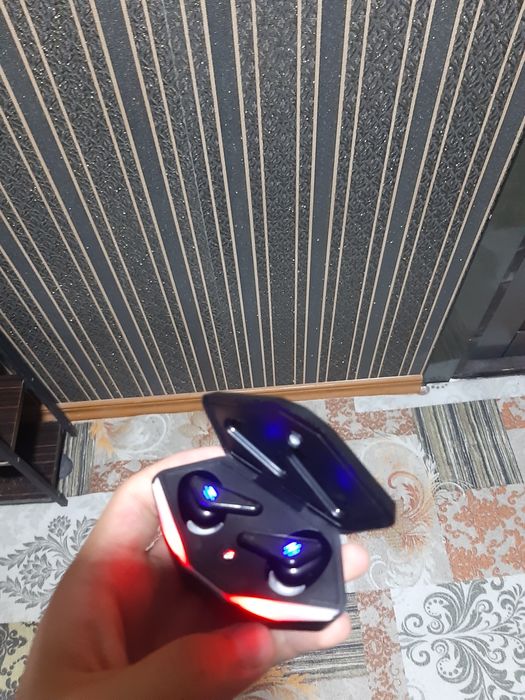 Naushnik sotiladi‼