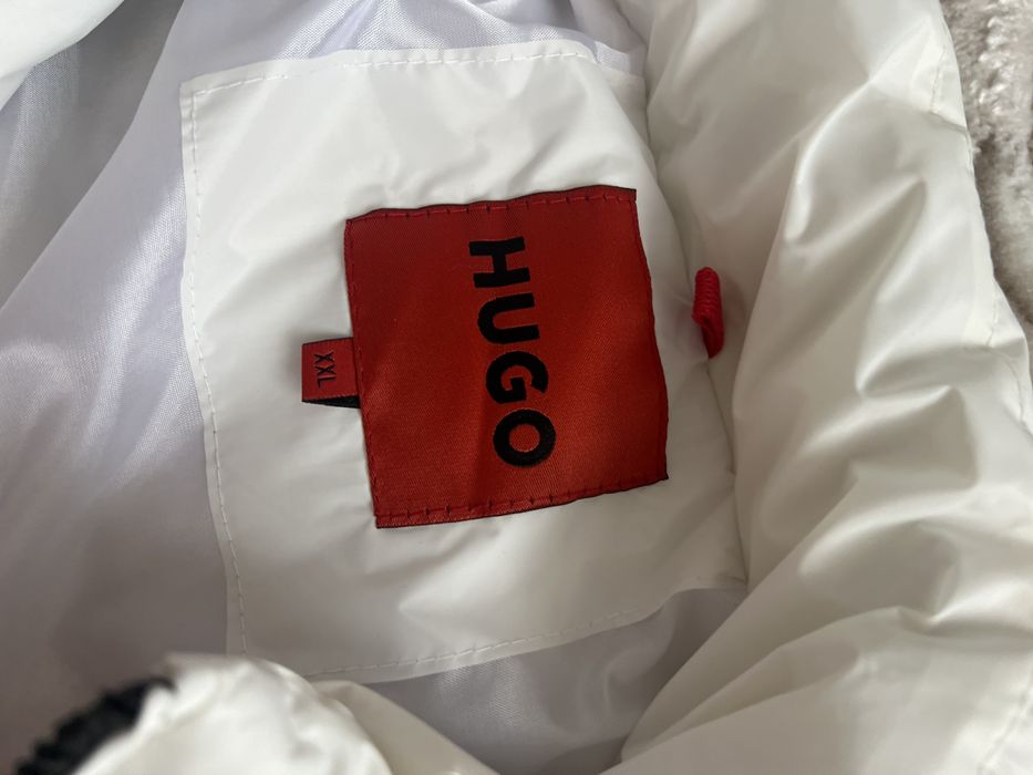 Vesta Hugo Boss,noua cu eticheta+o curea cadou la alegere!